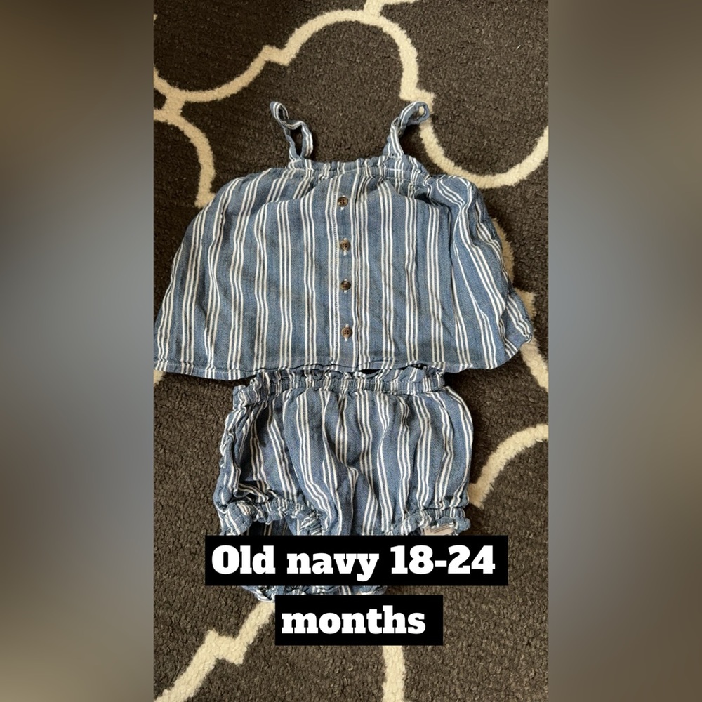 2 summer sets 18-24m